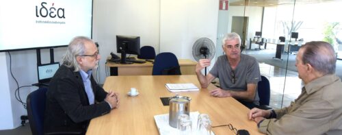 Alcir Pécora, Reinaldo Moraes e Carlos Vogt em reunião no IdEA